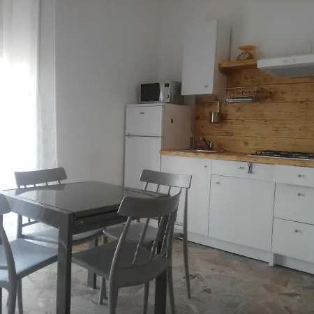 A Ficurinia Apartment *