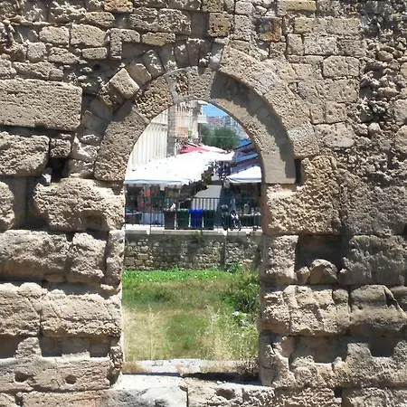 A Ficurinia Apartment